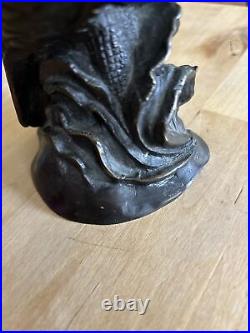 Lovely Statue 9 Brass / Bronze Parrott Sitting 1 Claw up Great Detail & Finish